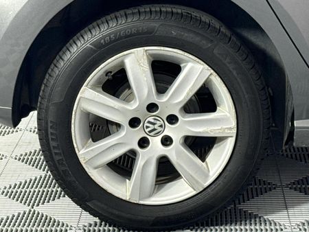 2011-Volkswagen-Polo-14-Comfortline-5-dr_19