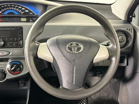 2013-Toyota-Etios-15-Xi-5-dr_13