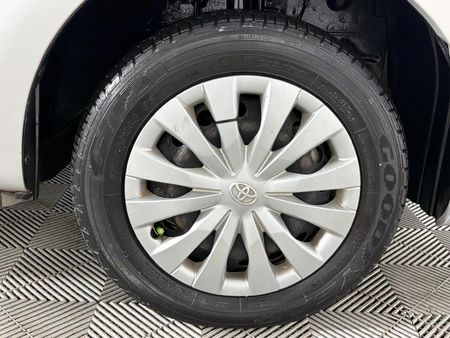 2013-Toyota-Etios-15-Xi-5-dr_17