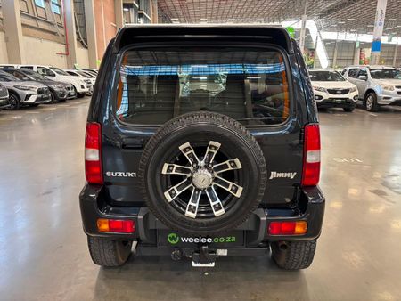2018-Suzuki-Jimny-13_5
