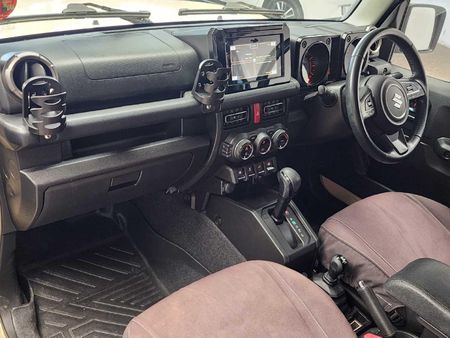 2021-Suzuki-Jimny-15-GLX-Auto_12