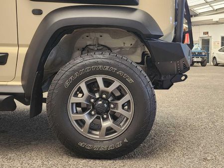 2021-Suzuki-Jimny-15-GLX-Auto_14