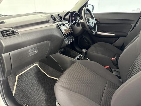 2023-Suzuki-Swift-12-GLX-Auto_9