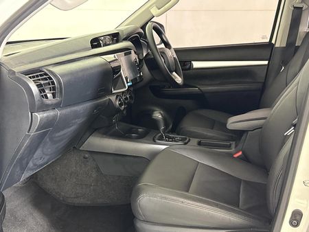 2025-Toyota-Hilux-24-GD-6-Raised-Body-Raider-Auto-Double-Cab_9