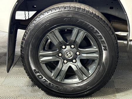 2025-Toyota-Hilux-24-GD-6-Raised-Body-Raider-Auto-Double-Cab_19