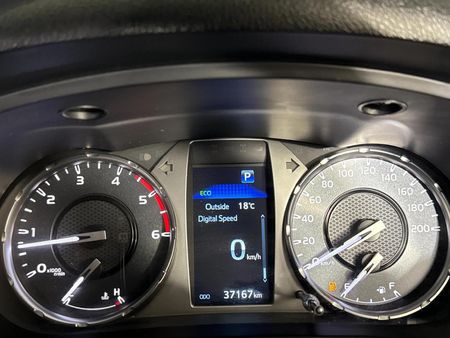 2025-Toyota-Hilux-24-GD-6-Raised-Body-Raider-Auto-Double-Cab_7