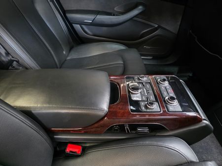 2013-Audi-A8-42-TDI-quattro-Auto_10