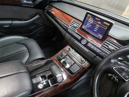 2013-Audi-A8-42-TDI-quattro-Auto_13