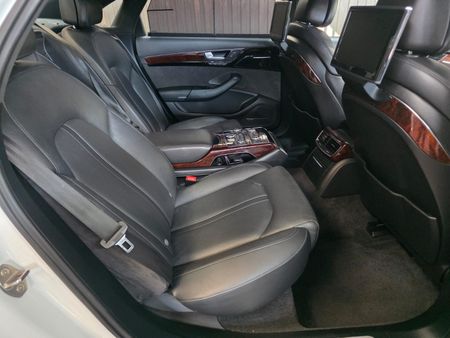 2013-Audi-A8-42-TDI-quattro-Auto_14