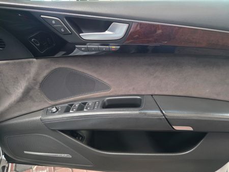 2013-Audi-A8-42-TDI-quattro-Auto_18