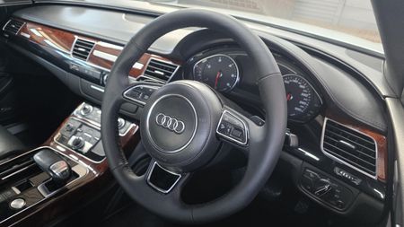 2013-Audi-A8-42-TDI-quattro-Auto_27