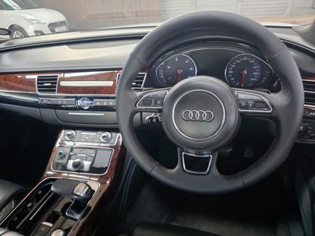 2013-Audi-A8-42-TDI-quattro-Auto_28