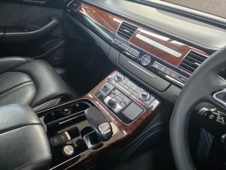 2013-Audi-A8-42-TDI-quattro-Auto_29