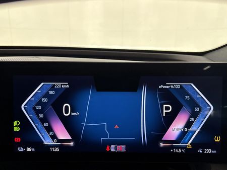 2023-BMW-iX-xDrive40_7