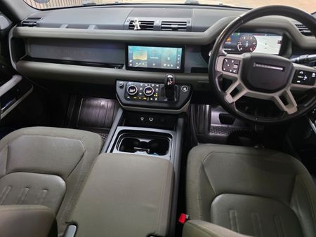 2021-Land-Rover-Defender-110-D240-SE-177kW_17