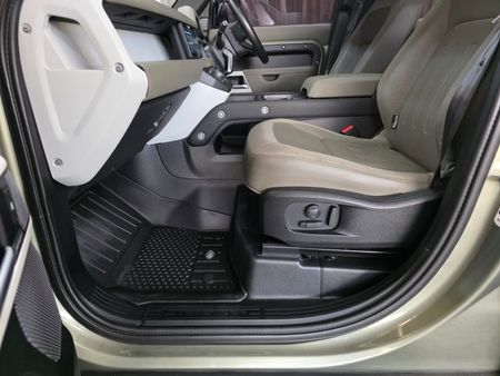 2021-Land-Rover-Defender-110-D240-SE-177kW_21