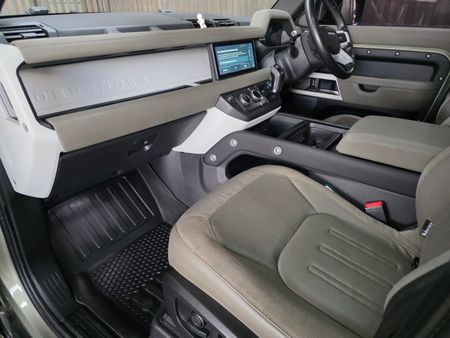 2021-Land-Rover-Defender-110-D240-SE-177kW_22