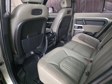 2021-Land-Rover-Defender-110-D240-SE-177kW_24