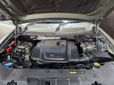 2021-Land-Rover-Defender-110-D240-SE-177kW_29