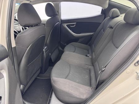 2012-Hyundai-Elantra-18-GLS-Executive_11