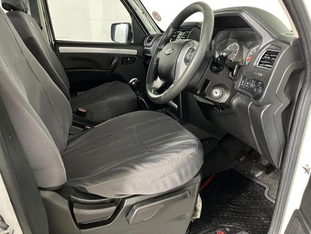 2024-Mahindra-Pik-Up-22-mHawk-S6-4x4-Double-Cab_10