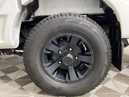 2024-Mahindra-Pik-Up-22-mHawk-S6-4x4-Double-Cab_19