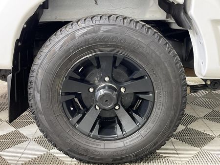 2024-Mahindra-Pik-Up-22-mHawk-S6-4x4-Double-Cab_20