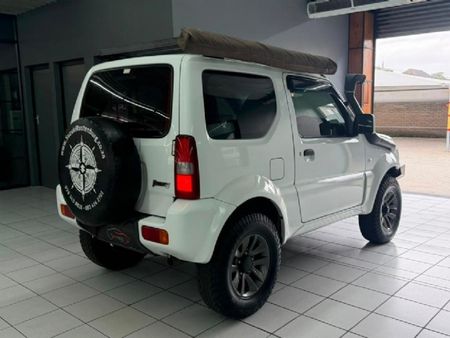 2015-Suzuki-Jimny-13_9
