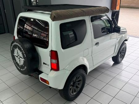 2015-Suzuki-Jimny-13_11