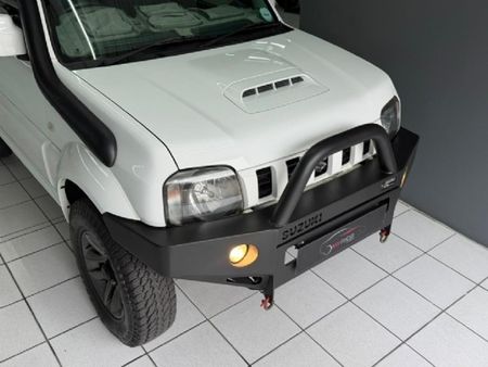 2015-Suzuki-Jimny-13_12