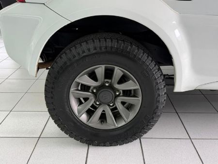2015-Suzuki-Jimny-13_14