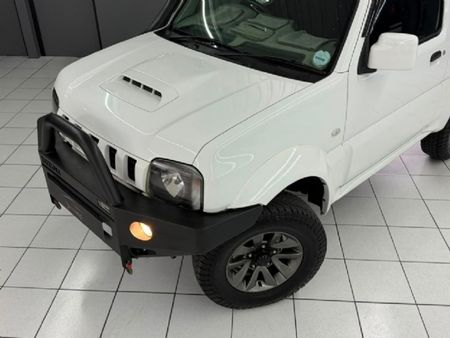 2015-Suzuki-Jimny-13_2
