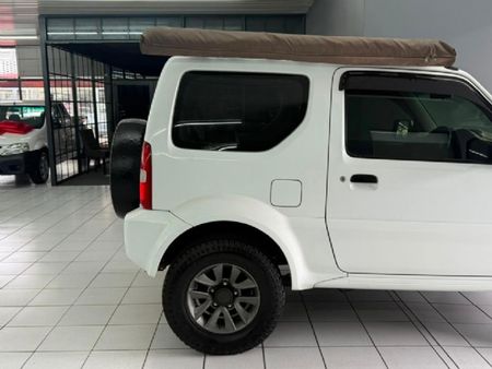 2015-Suzuki-Jimny-13_7
