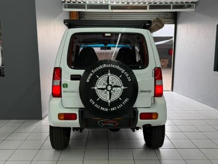 2015-Suzuki-Jimny-13_8