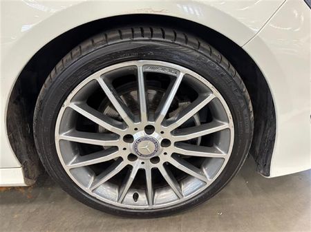 2014-Mercedes-Benz-CLA-200-AMG-Auto_8
