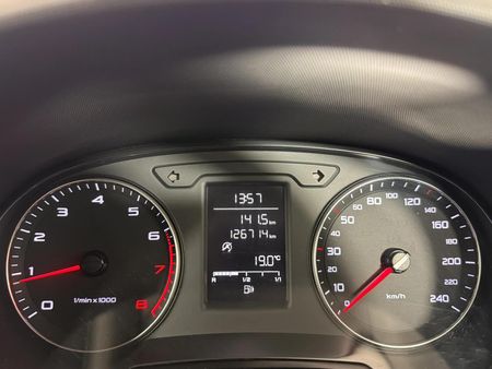 2014-Audi-A1-Sportback-12-TFSI-Attraction_7