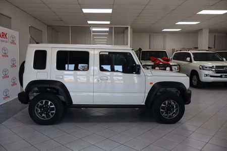 2025-Suzuki-Jimny-15-GLX-Auto_3