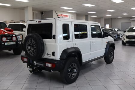 2025-Suzuki-Jimny-15-GLX-Auto_4