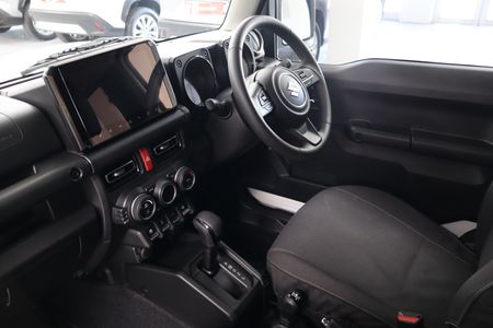 2025-Suzuki-Jimny-15-GLX-Auto_8