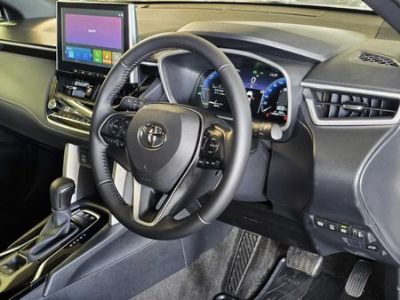2026-Toyota-Corolla-Cross-18-XR-Hybrid_14