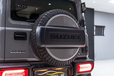 2021-Suzuki-Jimny-15-GLX_18
