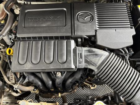 2015-Mazda-2-13-Active-5-dr_13
