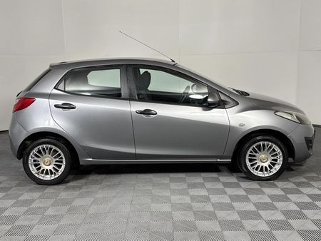 2015-Mazda-2-13-Active-5-dr_3