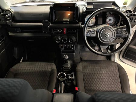 2022-Suzuki-Jimny-15-GLX_9