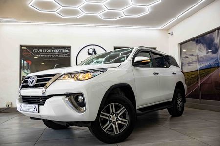 2017-Toyota-Fortuner-27-VVTi-Raised-Body-Auto_0