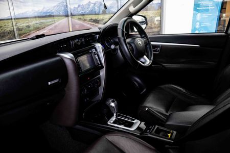 2017-Toyota-Fortuner-27-VVTi-Raised-Body-Auto_17