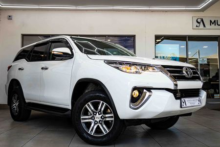 2017-Toyota-Fortuner-27-VVTi-Raised-Body-Auto_2