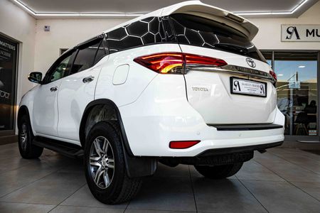 2017-Toyota-Fortuner-27-VVTi-Raised-Body-Auto_7