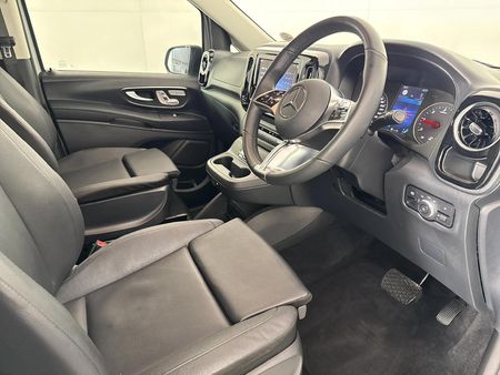 2026-Mercedes-Benz-Vito-119-20-CDI-Tourer-Select-Auto_10