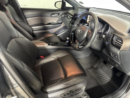 2023-Toyota-C-HR-12T-Luxury-Auto_10